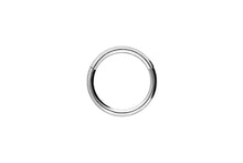 Laden Sie das Bild in den Galerie-Viewer, Basic 18 Karat Gold Clicker Ring piercinginspiration®