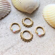 Laden Sie das Bild in den Galerie-Viewer, Opal Ring Piercing Klemmkugelring Chirurgenstahl piercinginspiration®