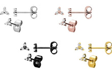 Laden Sie das Bild in den Galerie-Viewer, 3 Kristalle Blume Ohrstecker Ohrringe Paar piercinginspiration®