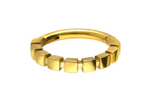 Laden Sie das Bild in den Galerie-Viewer, Clicker Ring Würfel Design piercinginspiration®