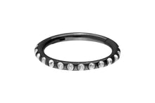 Laden Sie das Bild in den Galerie-Viewer, Titan Multiple Epoxy Kristalle Clicker Ring piercinginspiration®