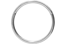 Laden Sie das Bild in den Galerie-Viewer, Titan Basic Clicker Ring piercinginspiration®