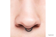 Laden Sie das Bild in den Galerie-Viewer, Clicker Ring Doppelt Gedreht piercinginspiration®