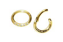 Laden Sie das Bild in den Galerie-Viewer, 18 Karat Gold Clicker Ring Oval 5 Kristalle piercinginspiration®