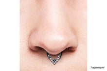 Upload the image to the gallery viewer, Spitz Kugel Kristall Clicker Ring piercinginspiration®